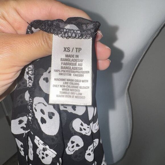 Aeropostale Sheer Skull Long Sleeve Button Up Shirt Woman’s XS Black Heart Eyes - Picture 8 of 9